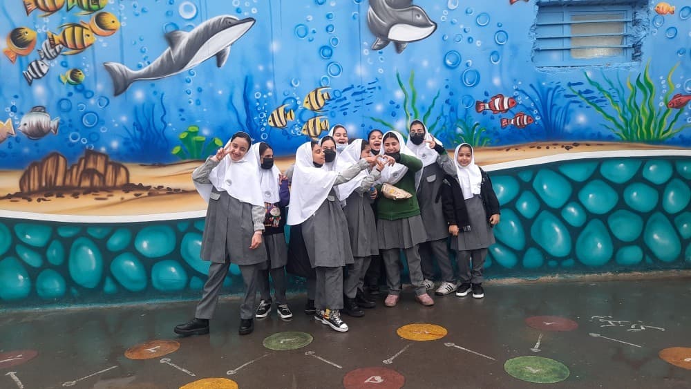 روز بارونی و دخترای با نشاط شیده